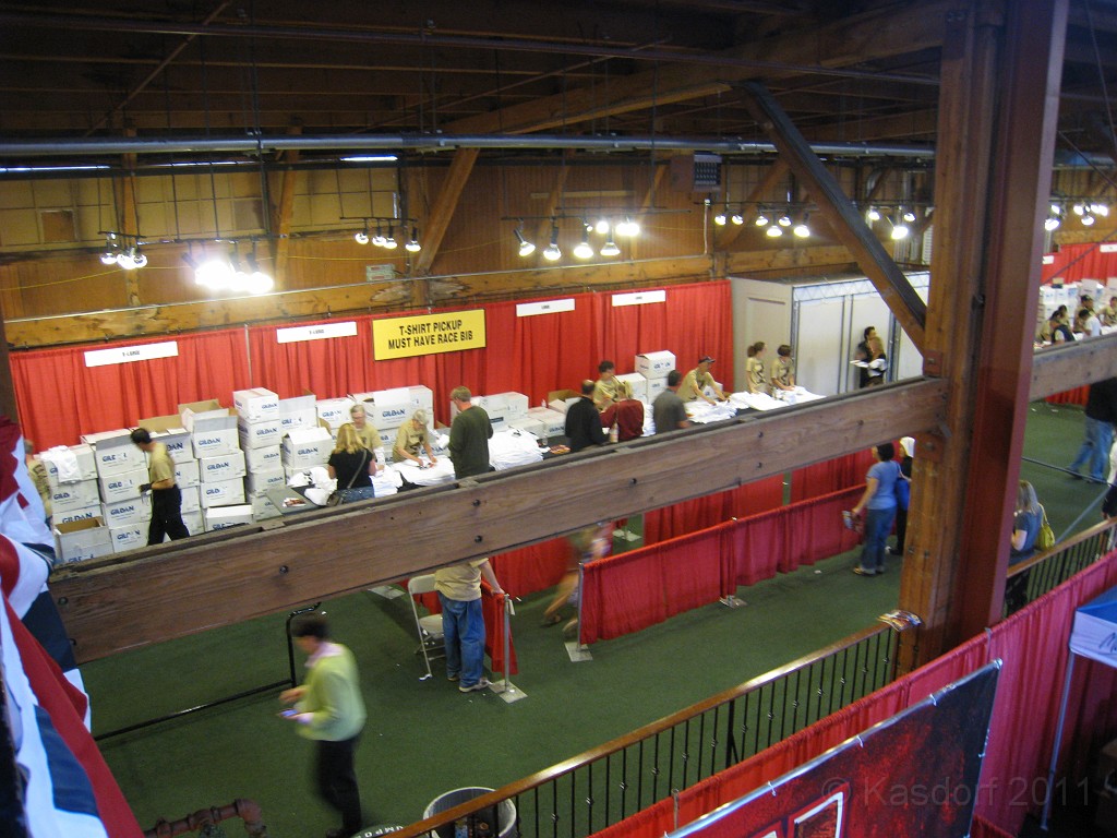 2011 Bay 2 Breakers Friday 0085.JPG - I was able to participate in the 100th annual running of the Bay to Breakers 12K race in San Francisco California. A weekend for sightseeing and racing.
